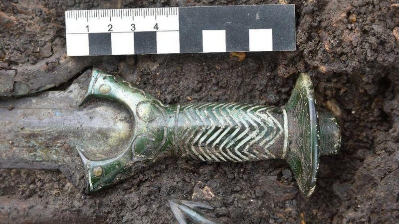 У Німеччині знайшли меч, викуваний понад 3000 років тому (фото)